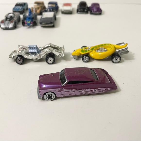 Lot of 12 Vintage Hot Wheels Diecast Cars - Picture 3 of 16